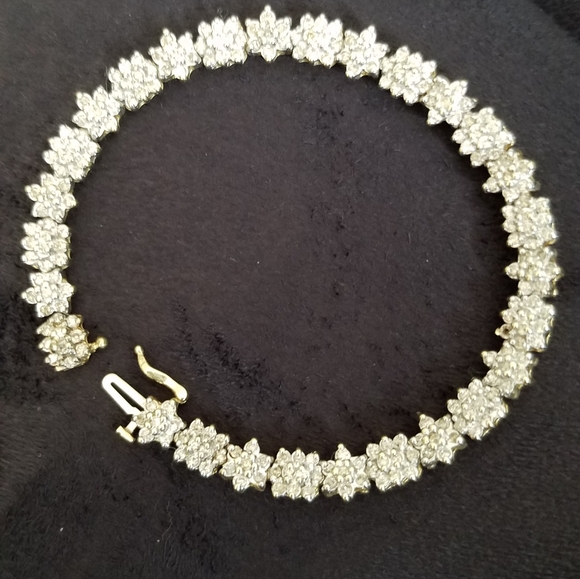 6.50 CTTW Diamond Clustered Floral Bracelet - Picture 3 of 6